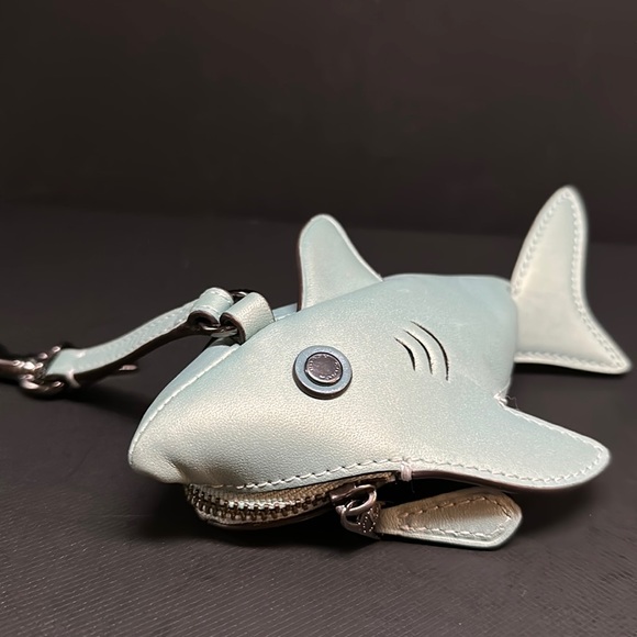 Coach 21097 Shark Coin Case Wallet Purse Blue Leather Zipper Card Bag - Picture 4 of 7